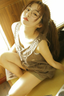 美女淋浴